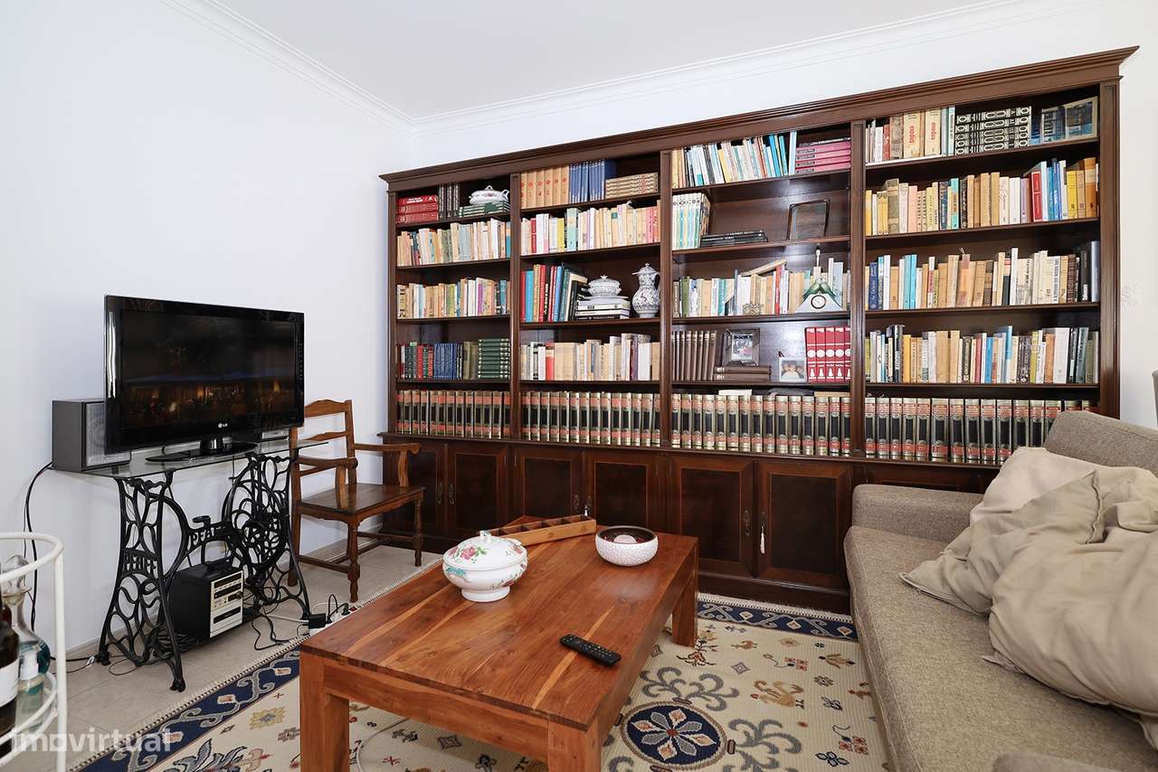 Moradia com duas fracções – Rentabilidade Imediata – Porto Salvo – Oei-10