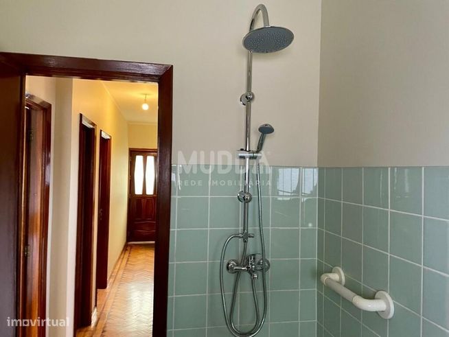 Prédio para Habitação com loja para comércio-5