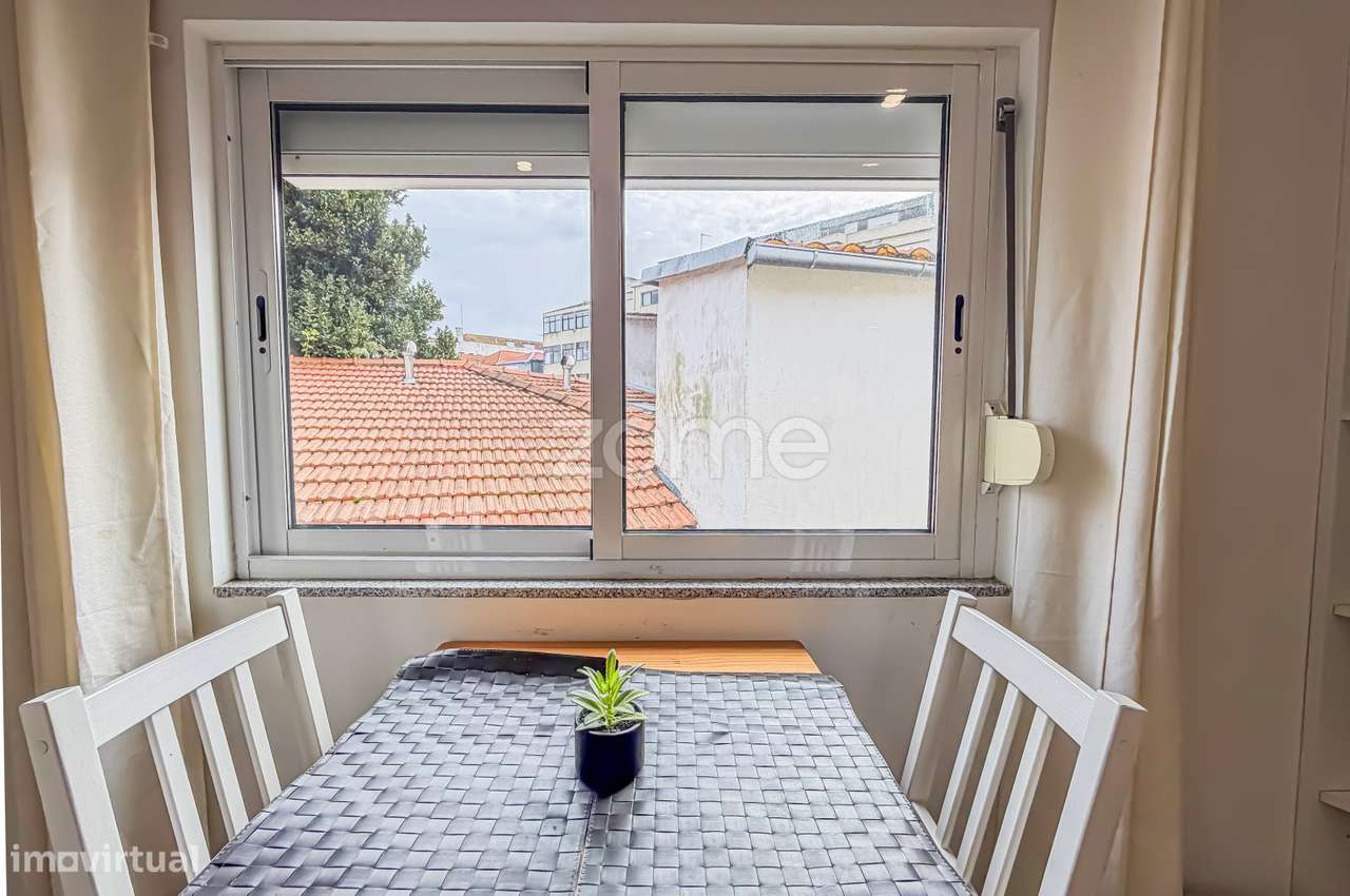 Arrendamento l T0 junto ao metro do Heroísmo - Grande imagem: 1/15