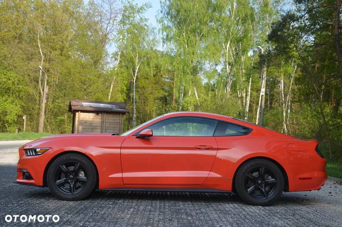 Ford Mustang - 2