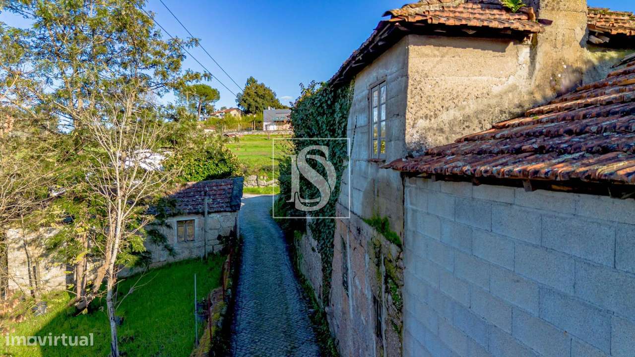 Moradia para Restauro com Terreno - Cepelos Amarante-29