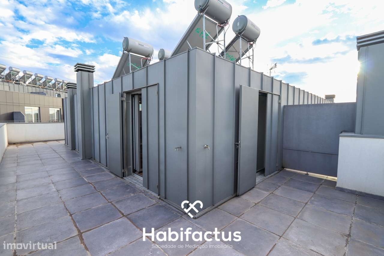 Apartamento T3+2 com Varandas e Terraço em Viseu-31