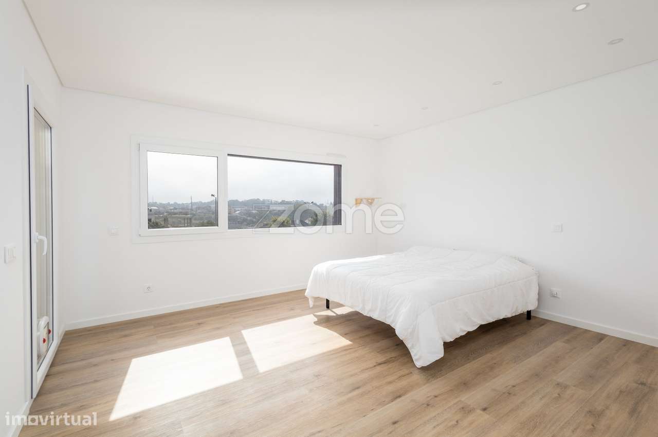 Moradia T3 com piscina na Sobreda-27