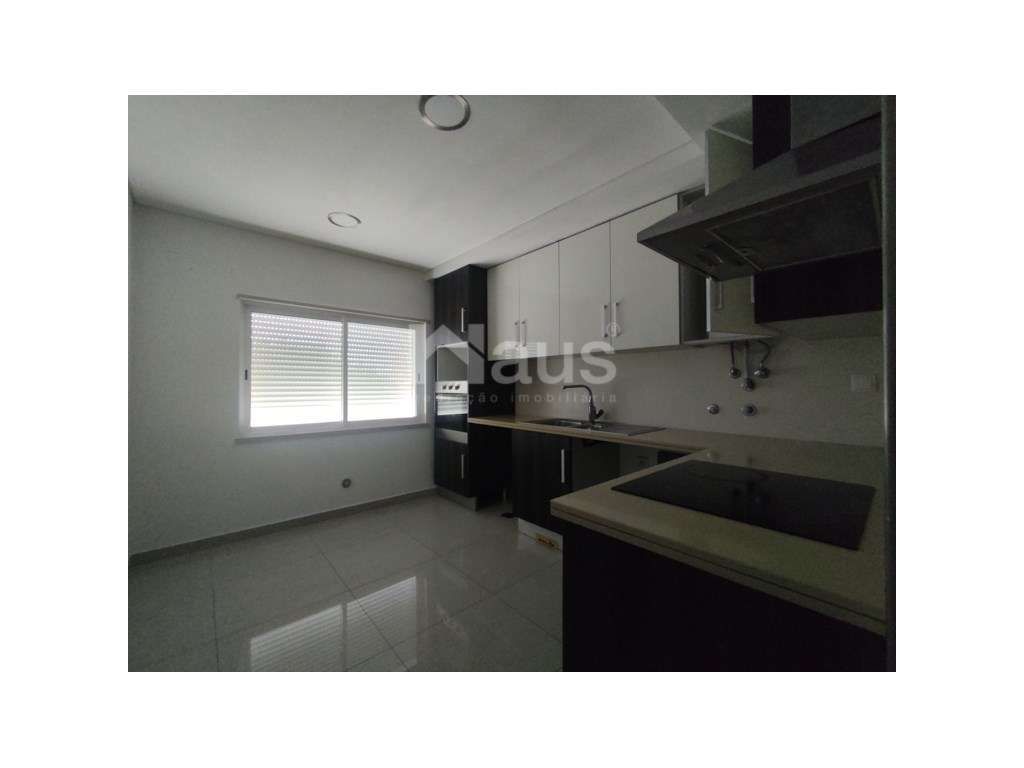 T3 com parqueamento e arrecadação ARRENDADO ATÉ DEZEMBRO DE 2025 - Grande imagem: 3/12