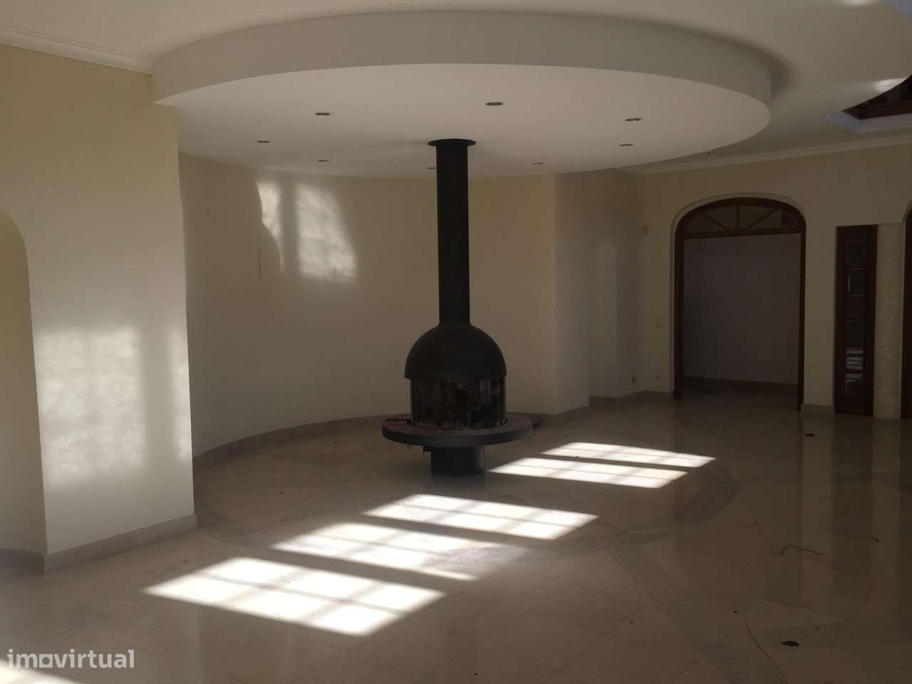 Moradia T7 de Luxo com Piscina, Campo de Ténis e Spa em Belas - Grande imagem: 4/19