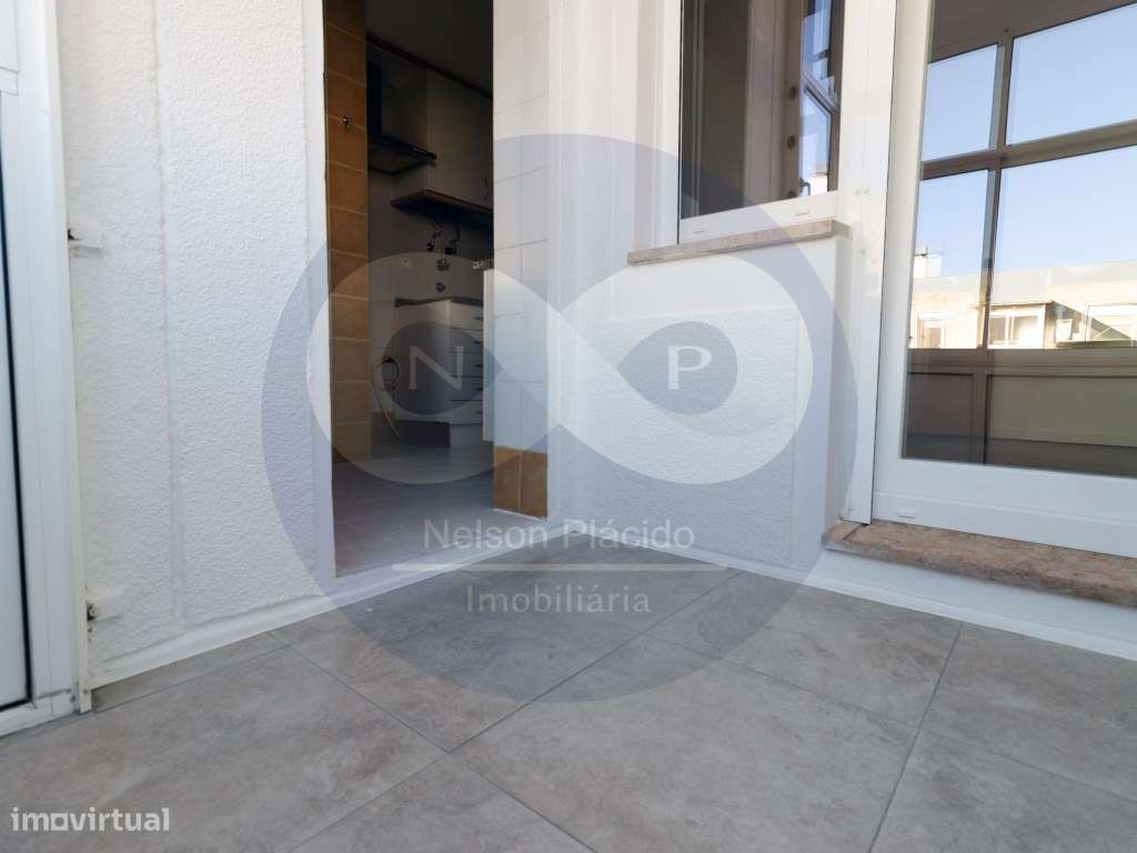 Apartamento T3 (4 assoalhadas) em Santo António dos Cavaleiros, com... - Grande imagem: 5/19