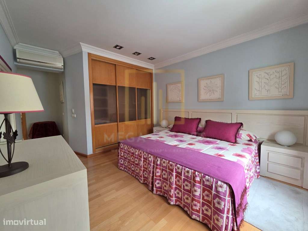 Moradia T5 com piscina + Apartamento T3, em centro de Lagoa (Algarve)-8