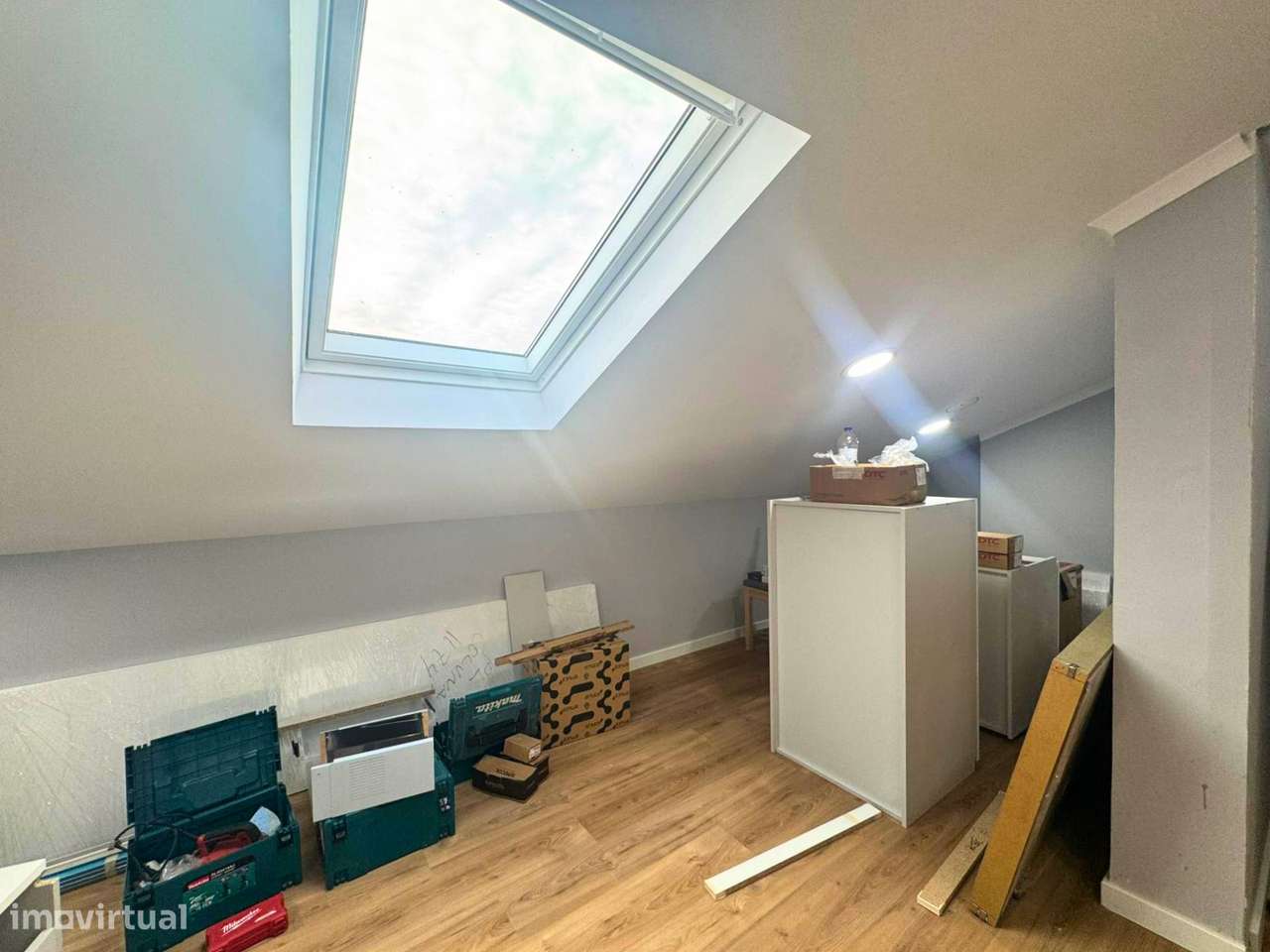 Apartamento T5 + 2 estúdios para venda em Santarém-13