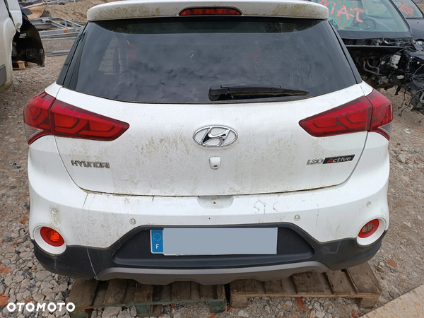 PAS TYLNY WANNA BŁOTNIKI  ĆWIARTKA HYUNDAI I20 II ACTIVE CROSS 2017R - 2