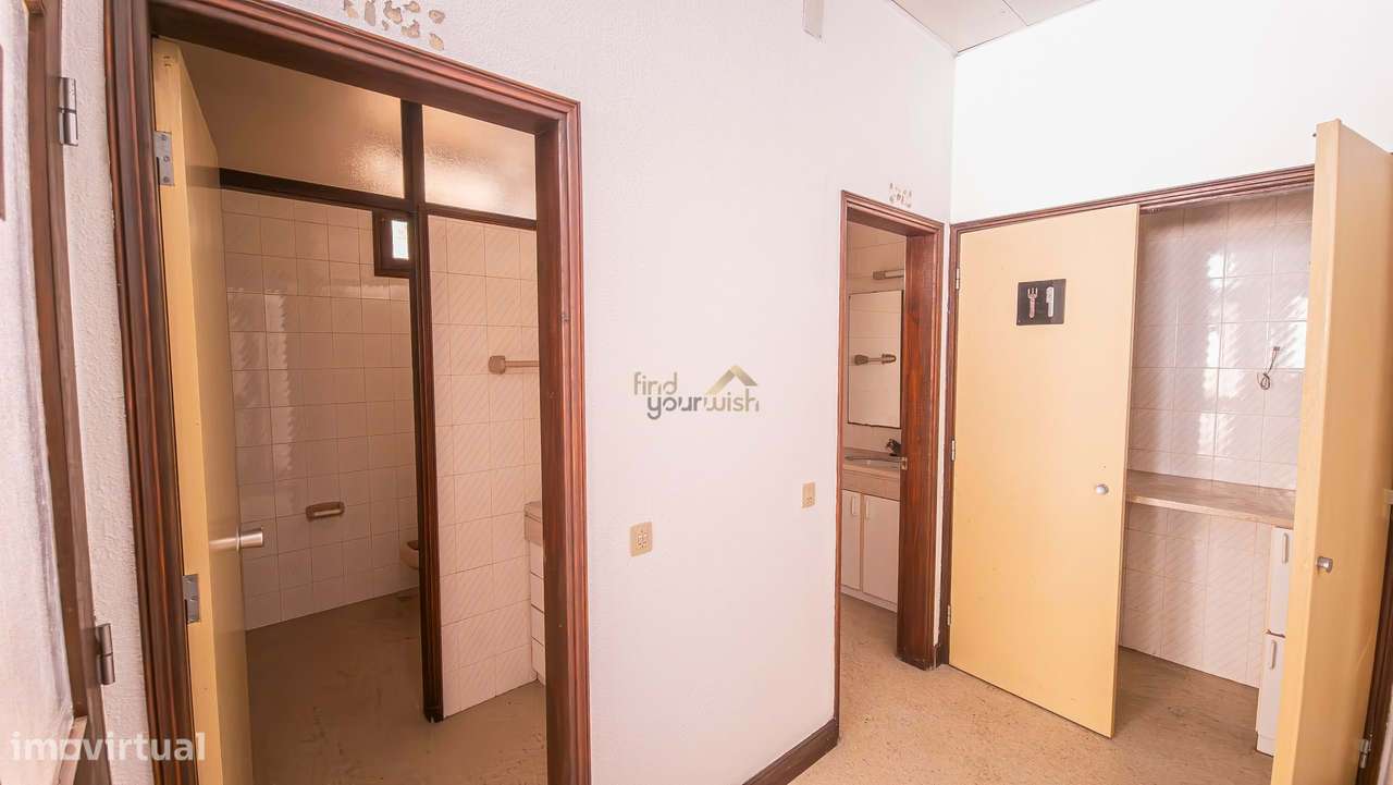 Armazém de cerâmica localizada no centro de Vestiaria.-16