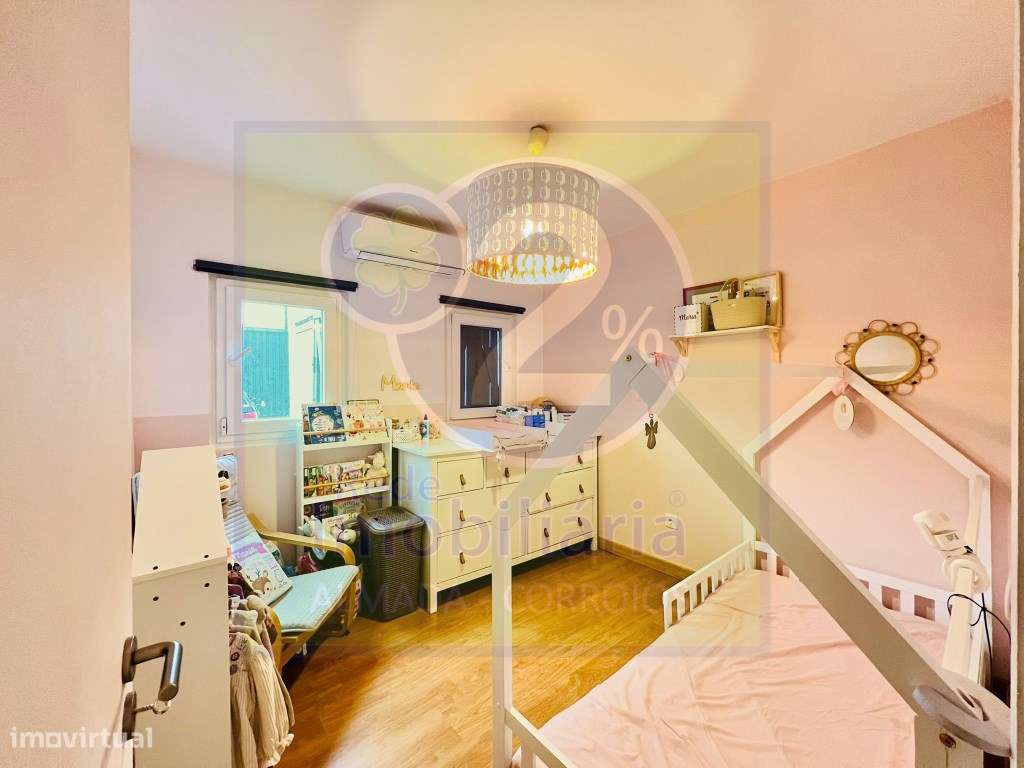 Moradia Isolada, bom espaço exterior-11