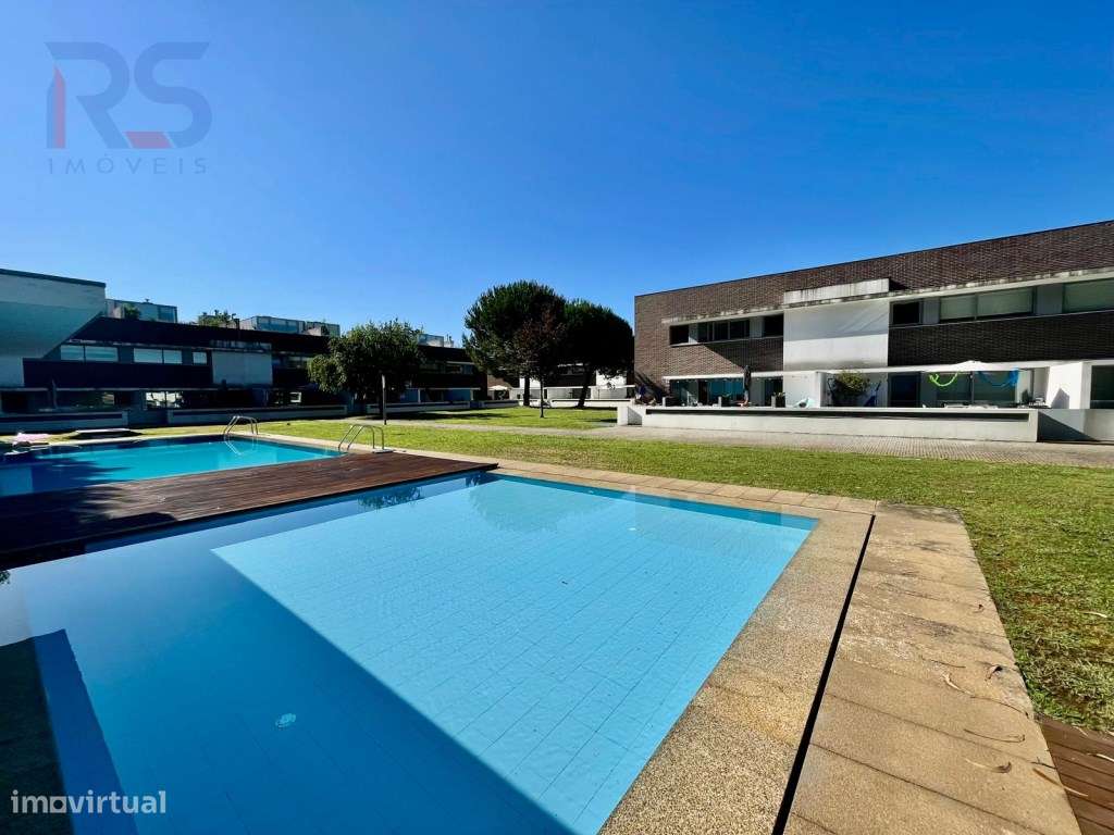 Moradia condomínio fechado T5-36