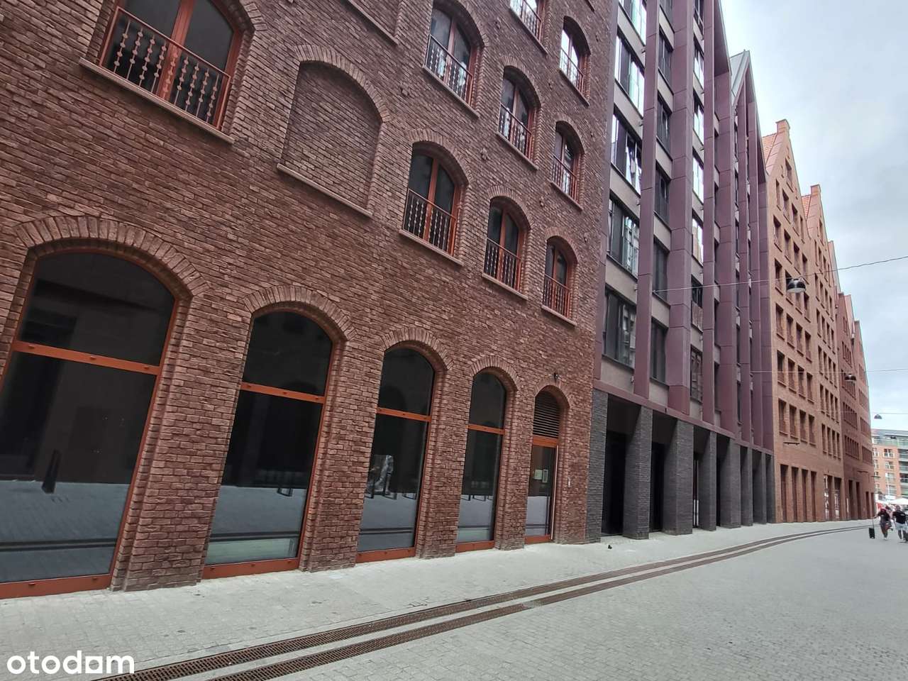 CHMIELNA 110- 2 POKOJE BEZPOŚREDNIO- GRANARIA Wyspa Spichrzów- bez PCC-17