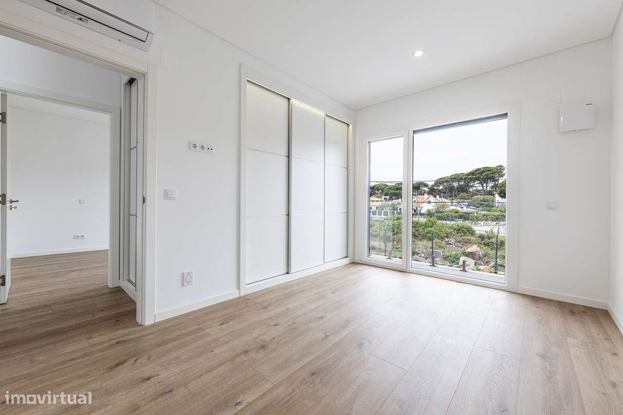 Moradia T4 de arquitetura contemporânea-25