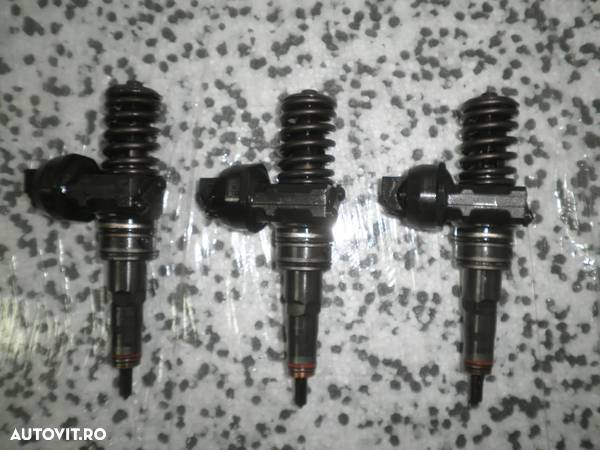 Injector vw touran fox polo audi a3 seat leon skoda fabia octavia 1.9 1.4 tdi 038130073ag - 1