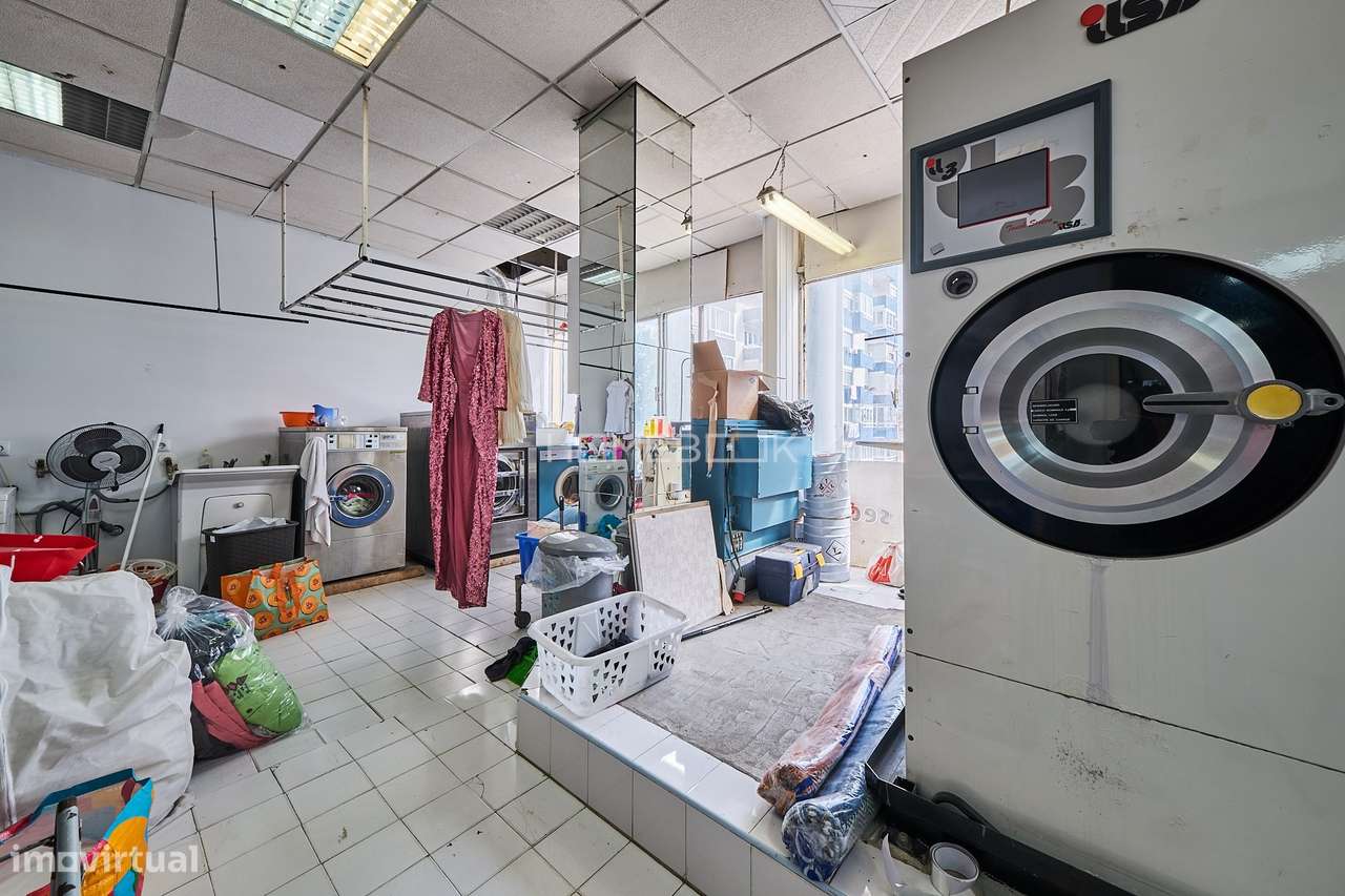 loja no Centro Comercial Galiza- Estoril - Grande imagem: 4/9