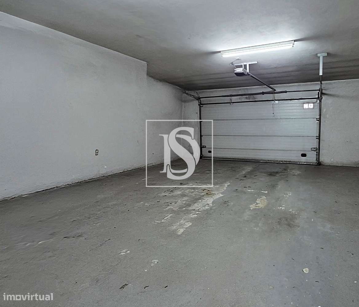 Moradia em Banda T3 em Aldão-31