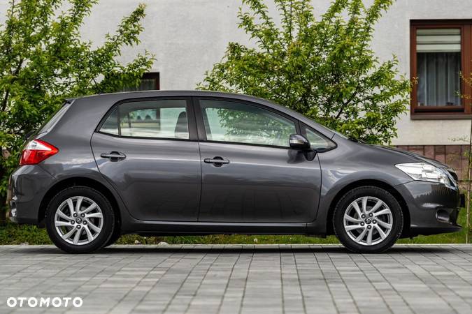 Toyota Auris 1.6 Premium - 8