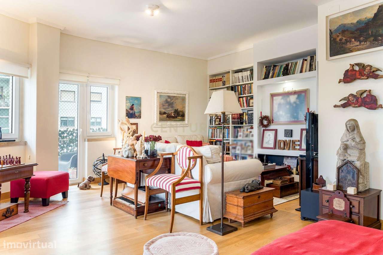 Extraordinário apartamento T3+2 renovado, nas Avenidas Novas, Lisboa. - Grande imagem: 4/33