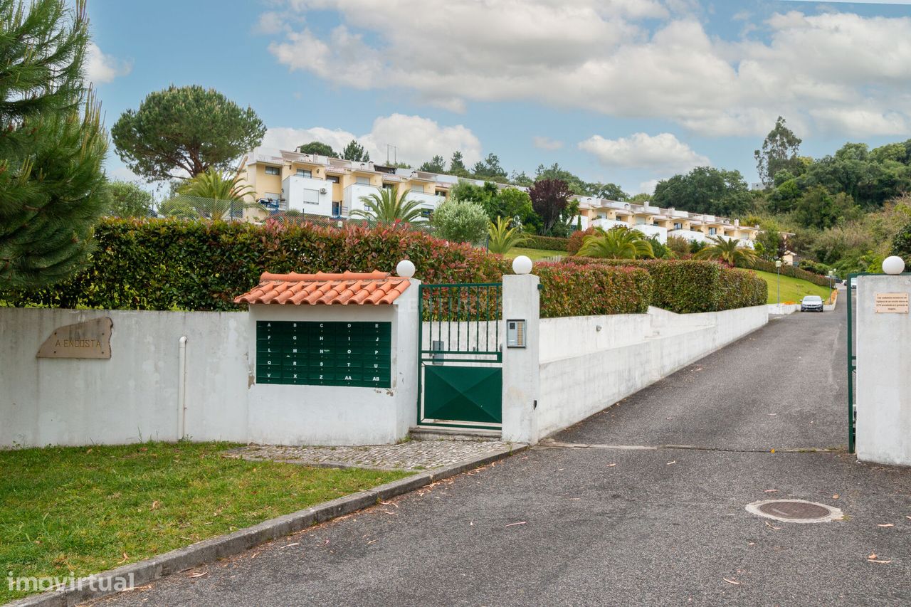 Moradia T5 em Alcobaça - condomínio fechado com piscina