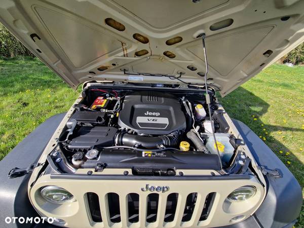 Jeep Wrangler - 12