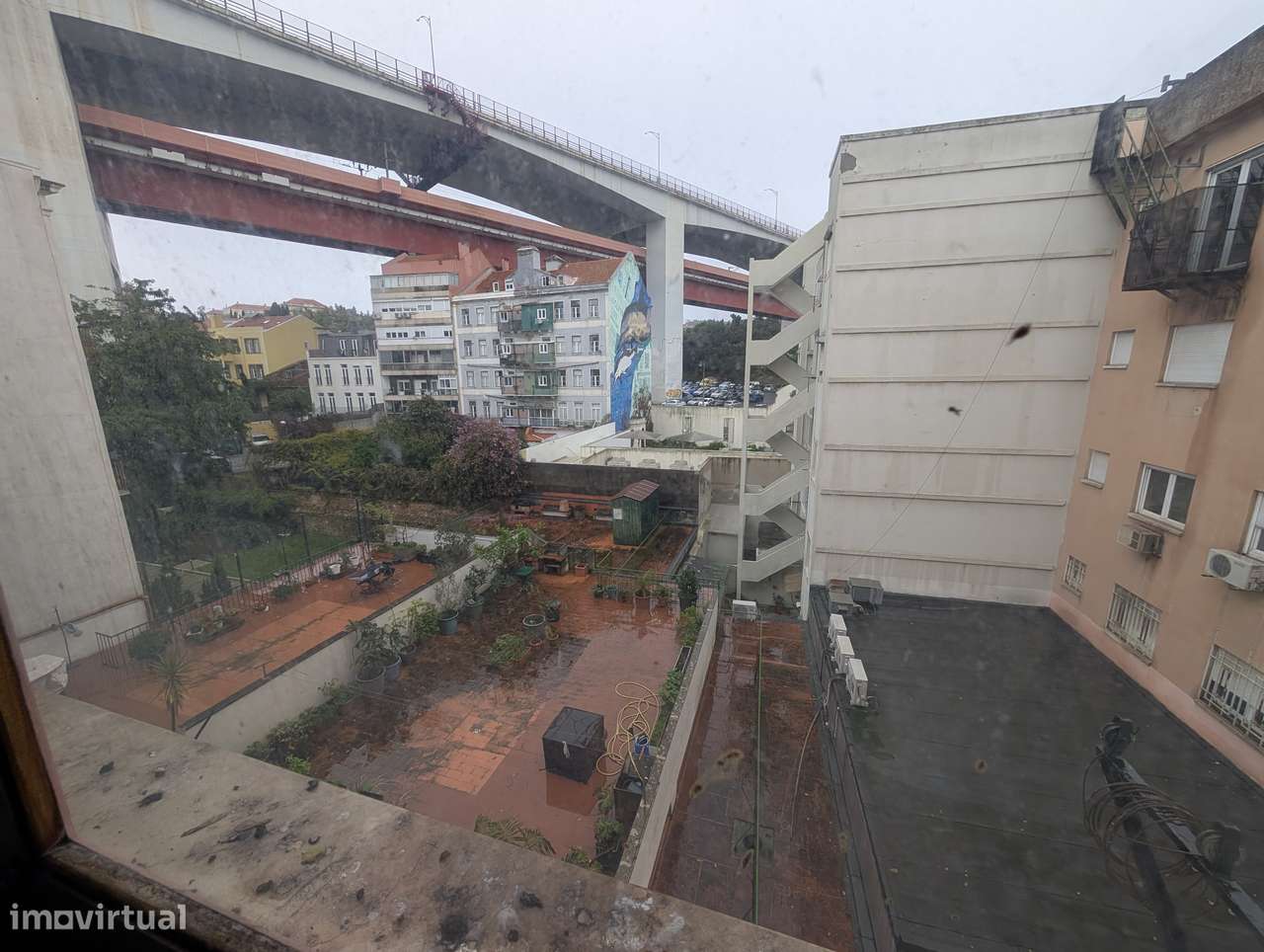 T3 Rua Lusiadas Para Remodelar-12