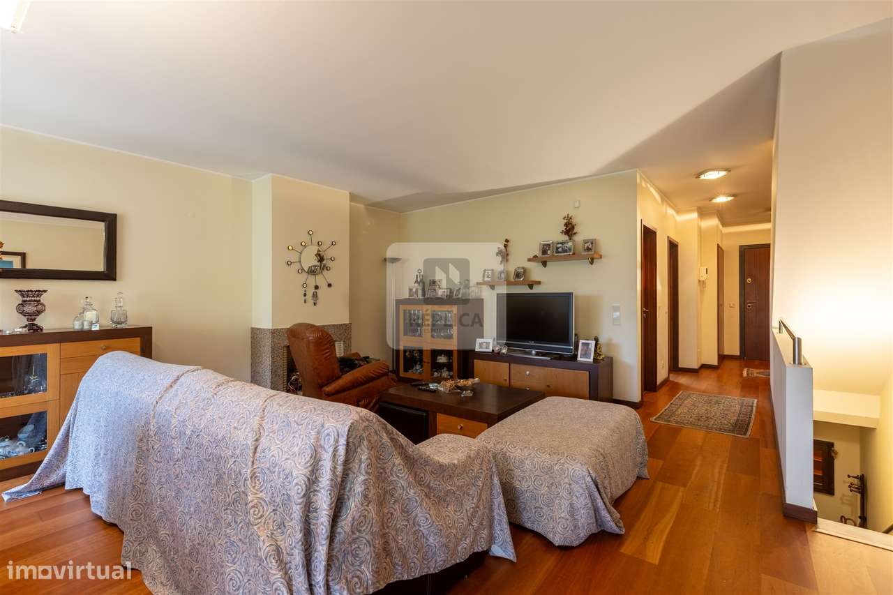 Moradia T5 com jardim e garagem | Senhora da Hora, Matosinhos-8