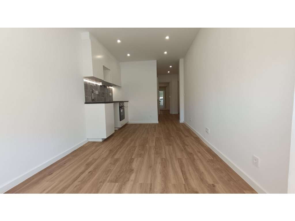 Apartamento T3 REMODELADO | Centro do Cacém-6