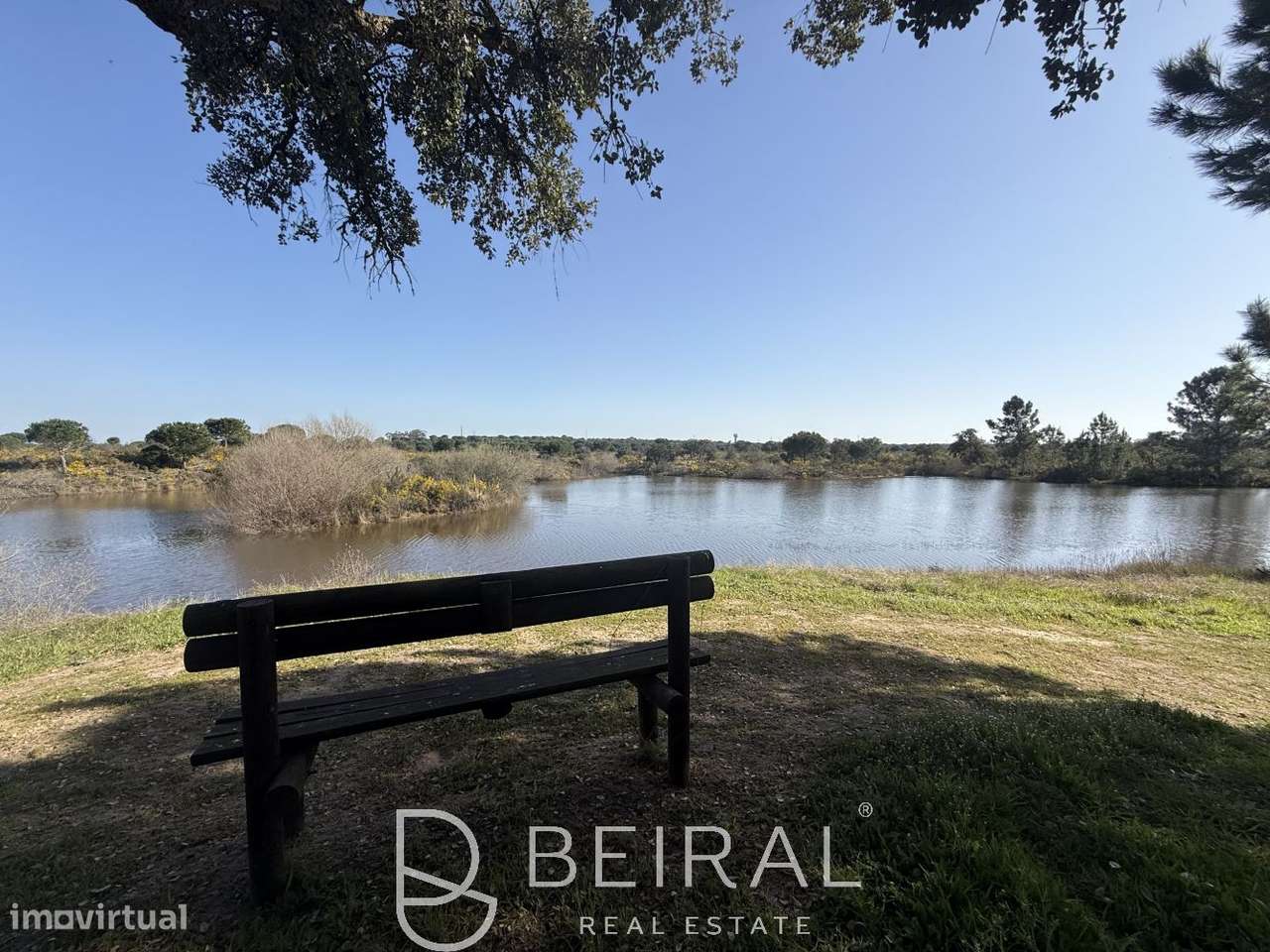 TERRENO DE PRESTÍGIO FRENTE AO LAGO NO GOLF DE SANTO ESTÊVÃO-12