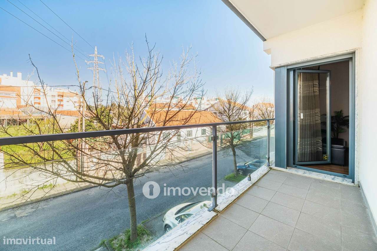 Apartamento T4 Duplex, com estacionamento e arrecadação, no Barreiro-23