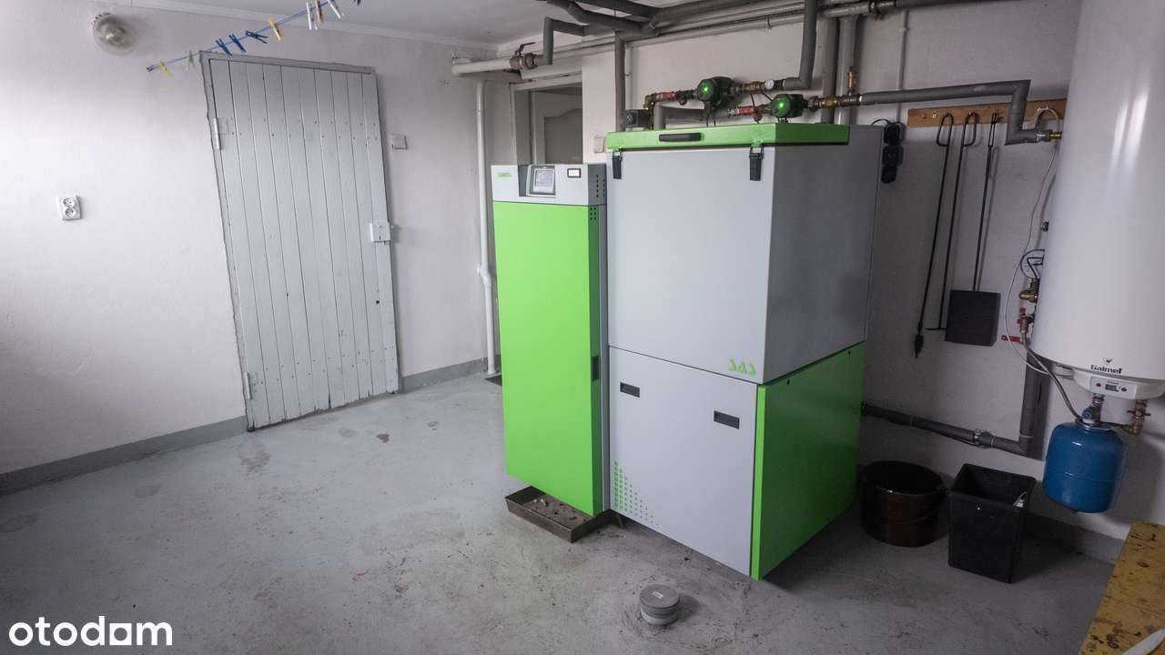 Siedlisko dom z zabudowaniami gospodarczymi na dużej działce 1,85 ha-16