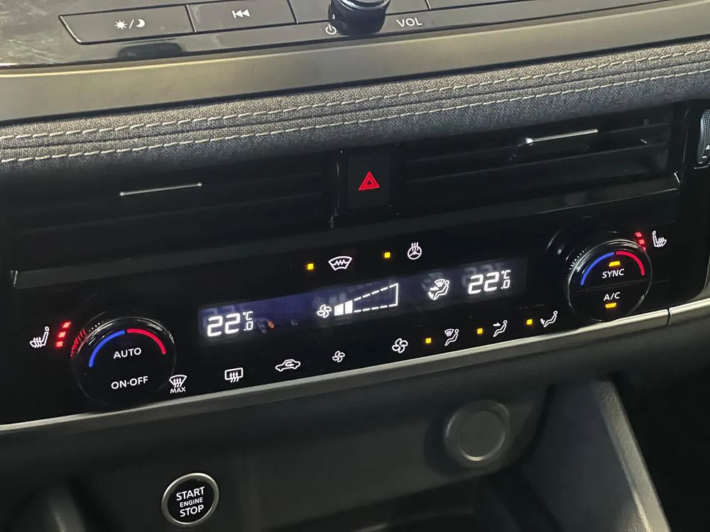 Nissan Qashqai Acenta + Pakiet zimowy 1.3 MHEV 158KM Xtroni Salon Polska FV23%