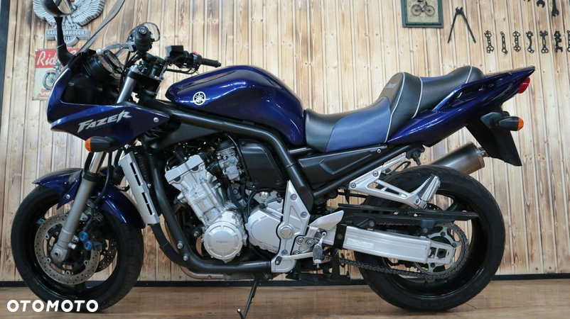 Yamaha FZS - 19