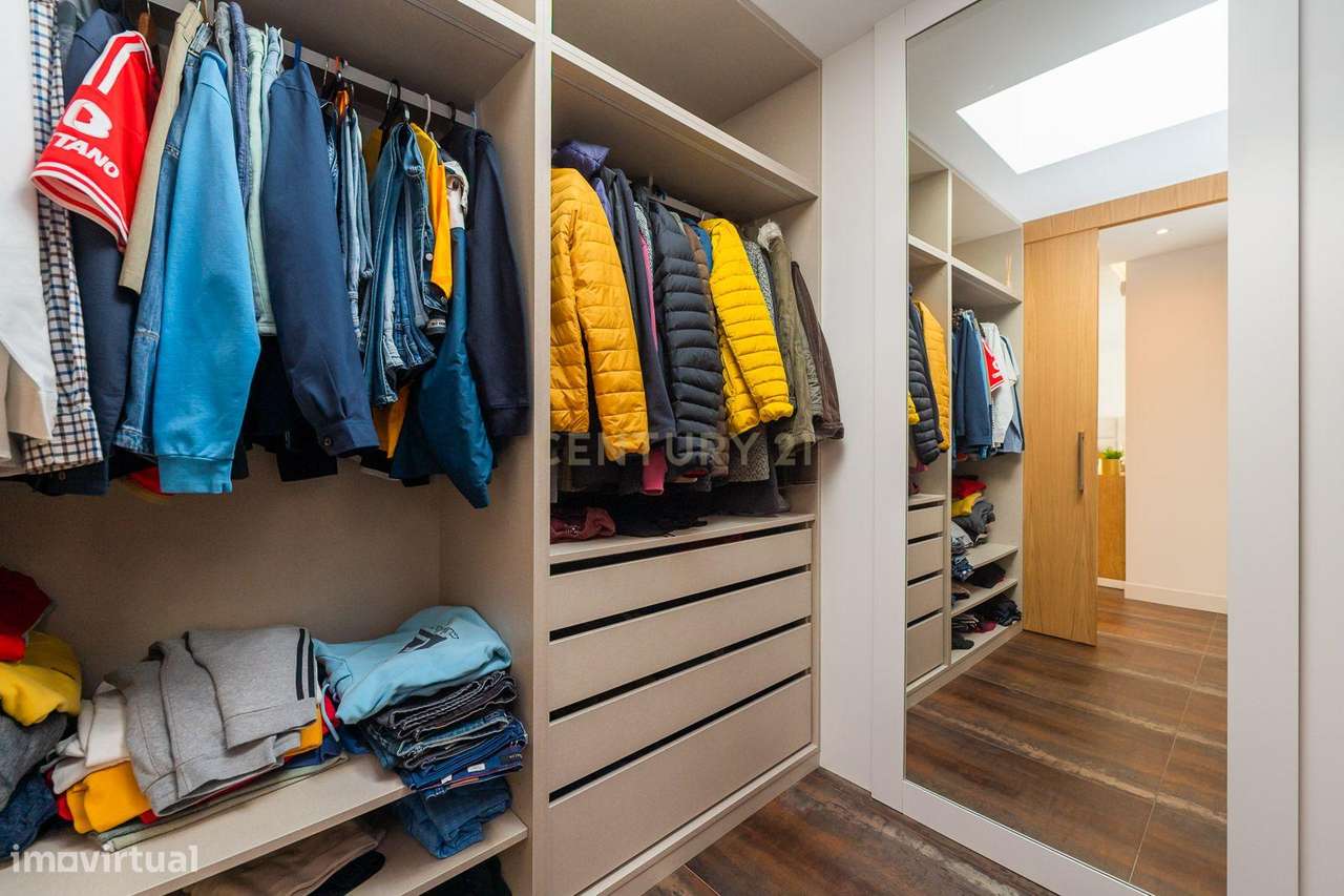 Excelente moradia geminada V4 em Urbanização nova na zona de Albarraqu-39