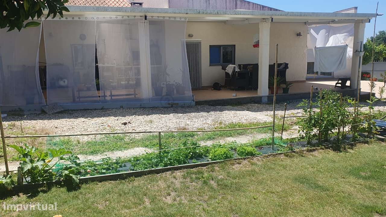 Moradia com 4 quartos, e em edifício separado escritório e garagem - Grande imagem: 3/13