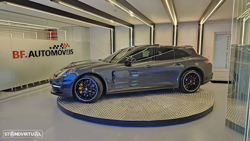 Porsche Panamera Sport Turismo 4 E-Hybrid 10 Years Edition - 11