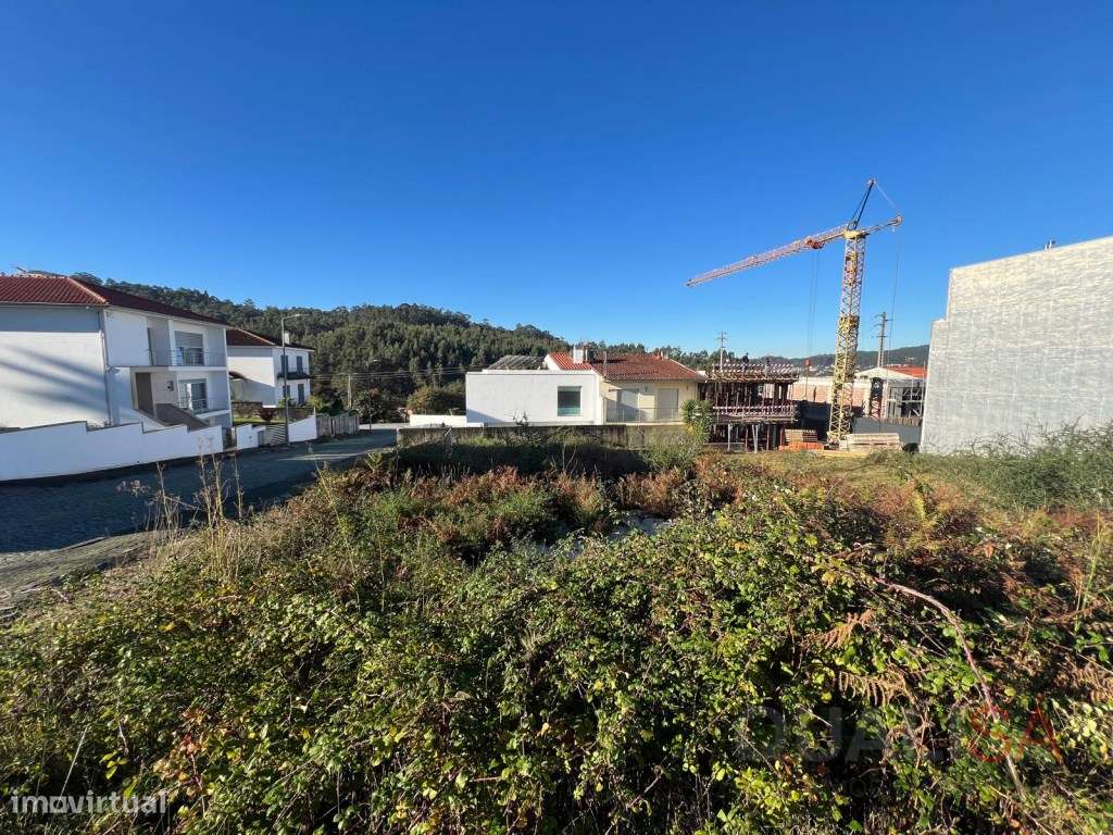 Lote de terreno com 300m2 para construção de moradia de gaveto com ... - Grande imagem: 3/21