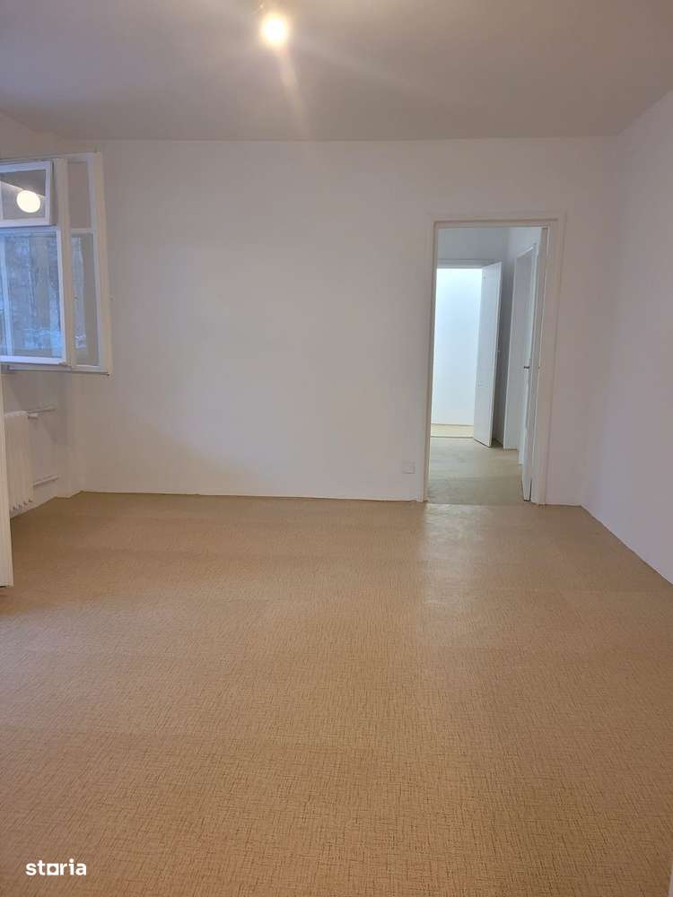 Apartament 3 camere de vanzare Lujerului