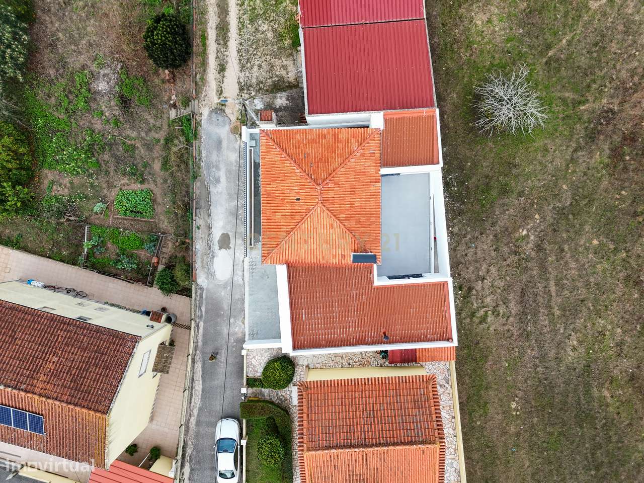 Moradia Renovada com Jardim, no Sarge-27