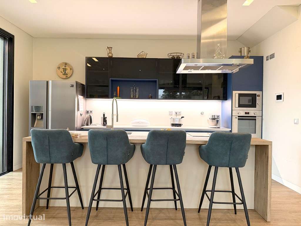 Moradia T4+1 moderna à venda em Picheleiros, Azeitão-9