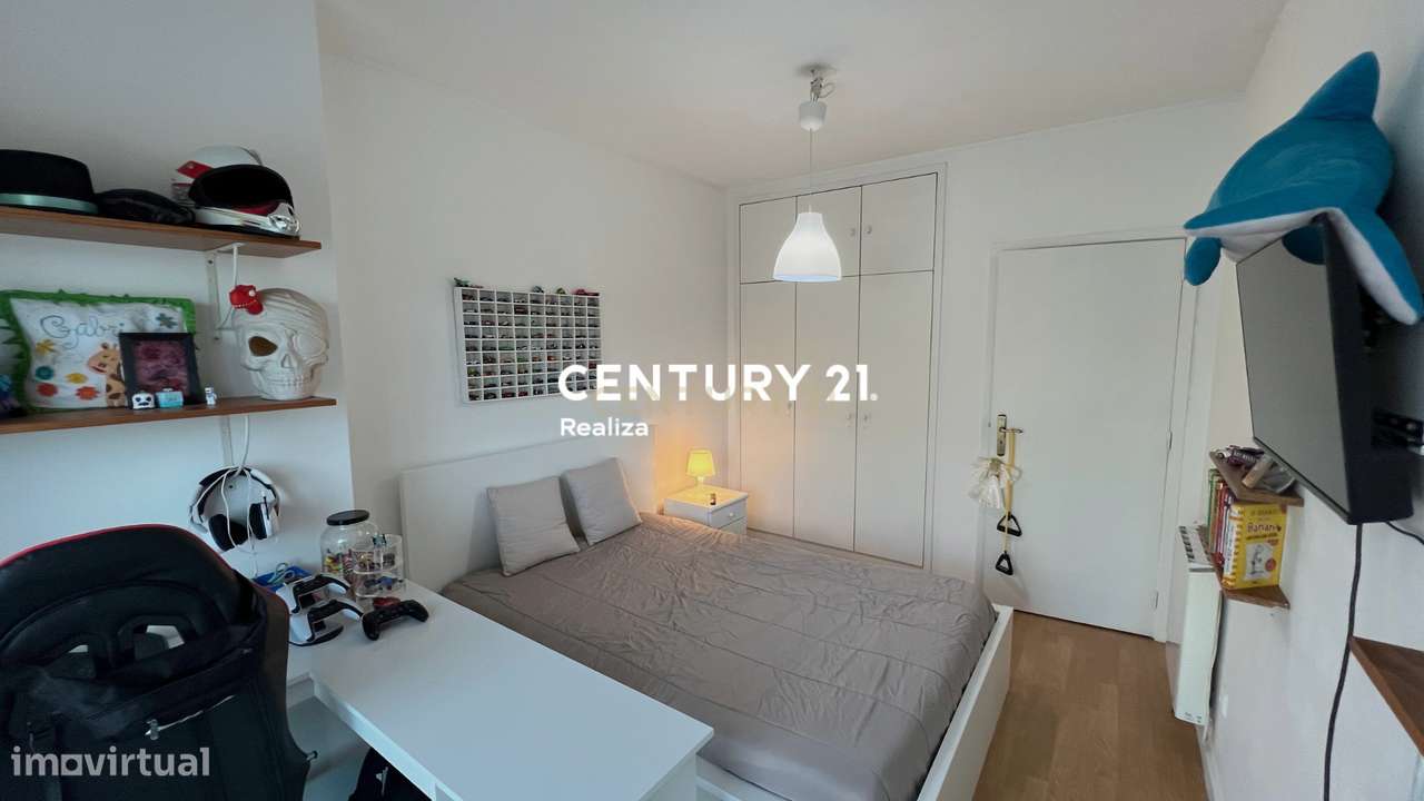 Apartamento T2 em Valongo com Garagem e Varandas-12