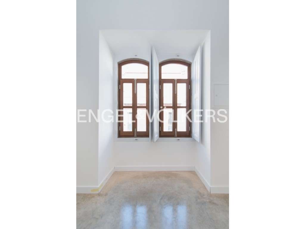 Investimento: Moradia renovada com 2 anexos em Faro - Grande imagem: 3/31