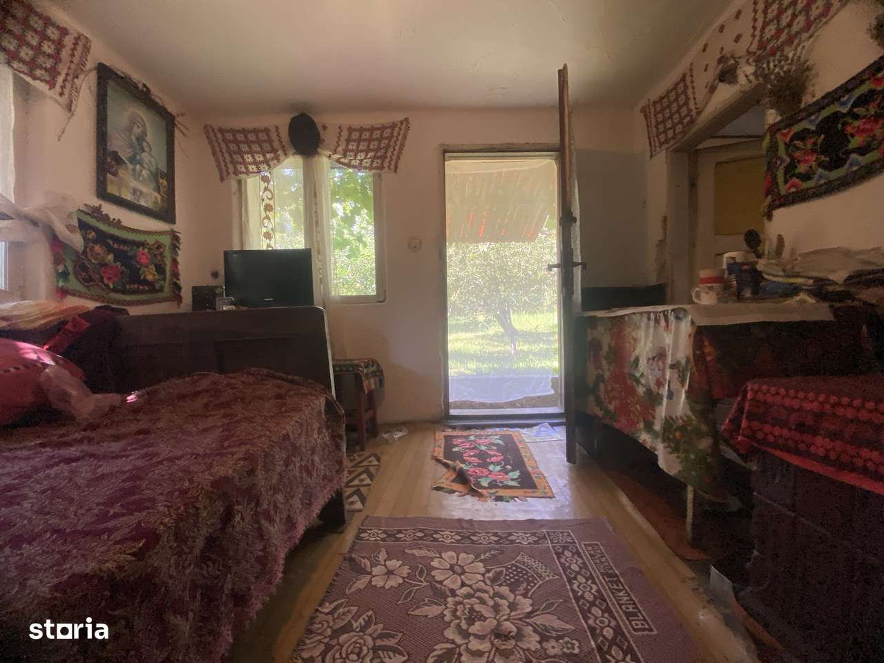 De vanzare: casa in inima unei superbe zone de deal, Valeni-Dambovita-10