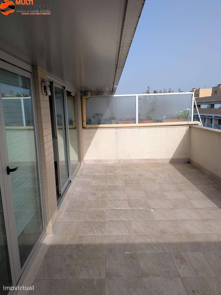 T2 C/ TERRAÇO - S. VICENTE (D.DIOGO)-16