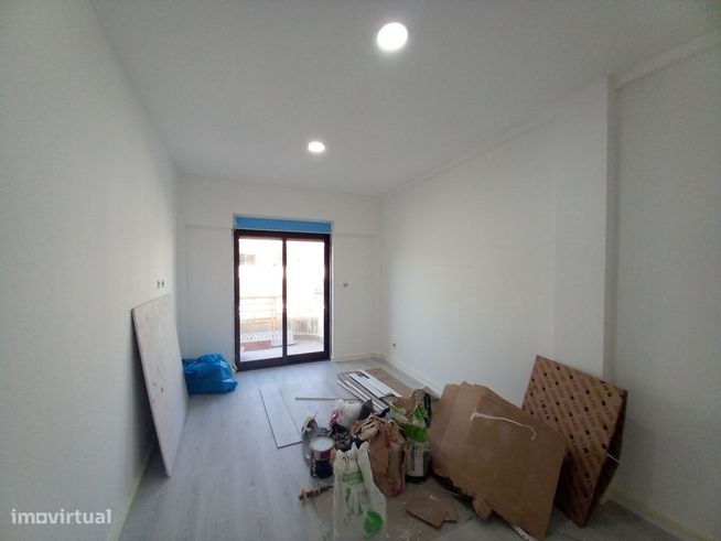 Apartamento Duplex Totalmente Remodelado na Costa da Caparica-10