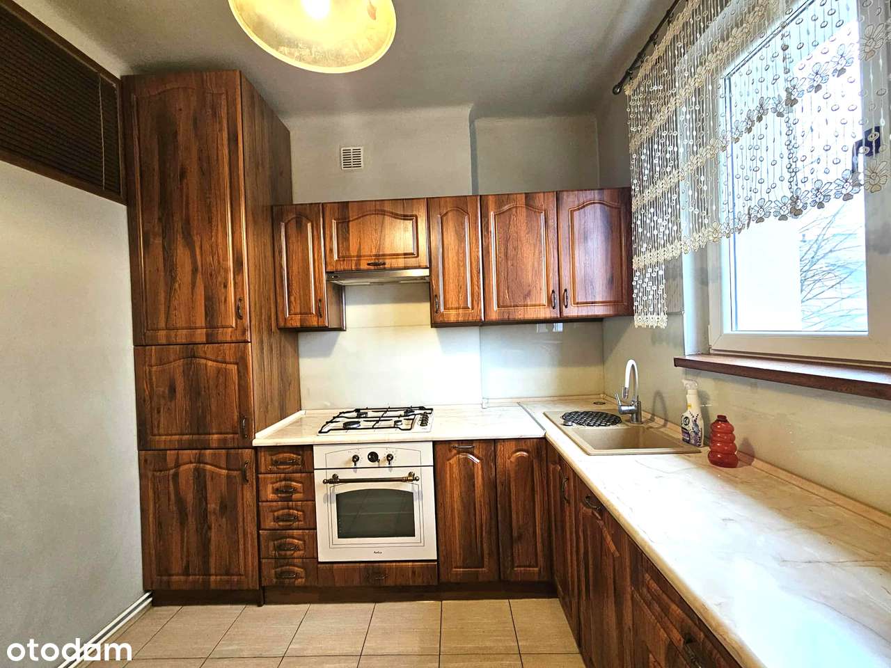 Przestronne, bardzo jasne, trzypokojowe w centrum Błonia! Niski czynsz-2