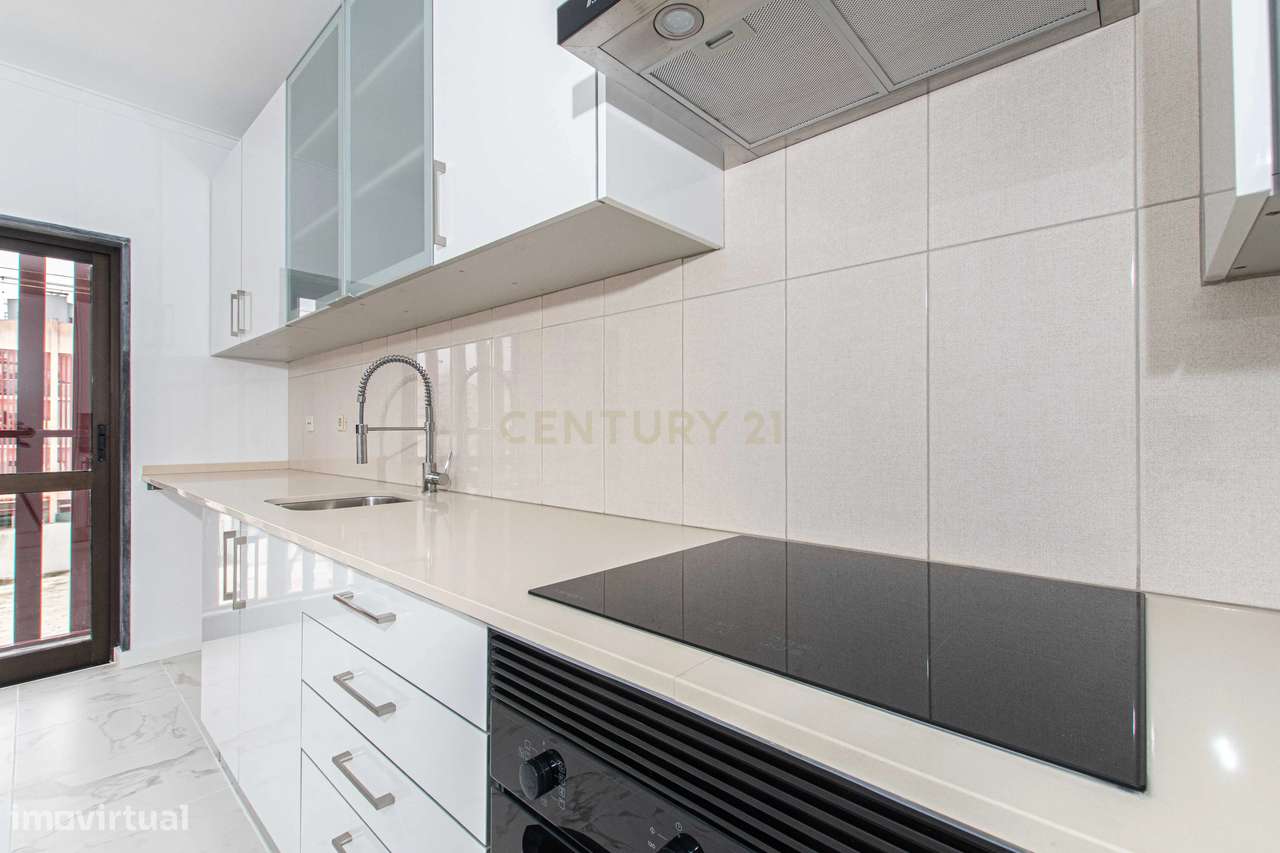 T3 Renovado com Elevador e Parqueamento – Modernidade e Conforto na Qu - Grande imagem: 3/19