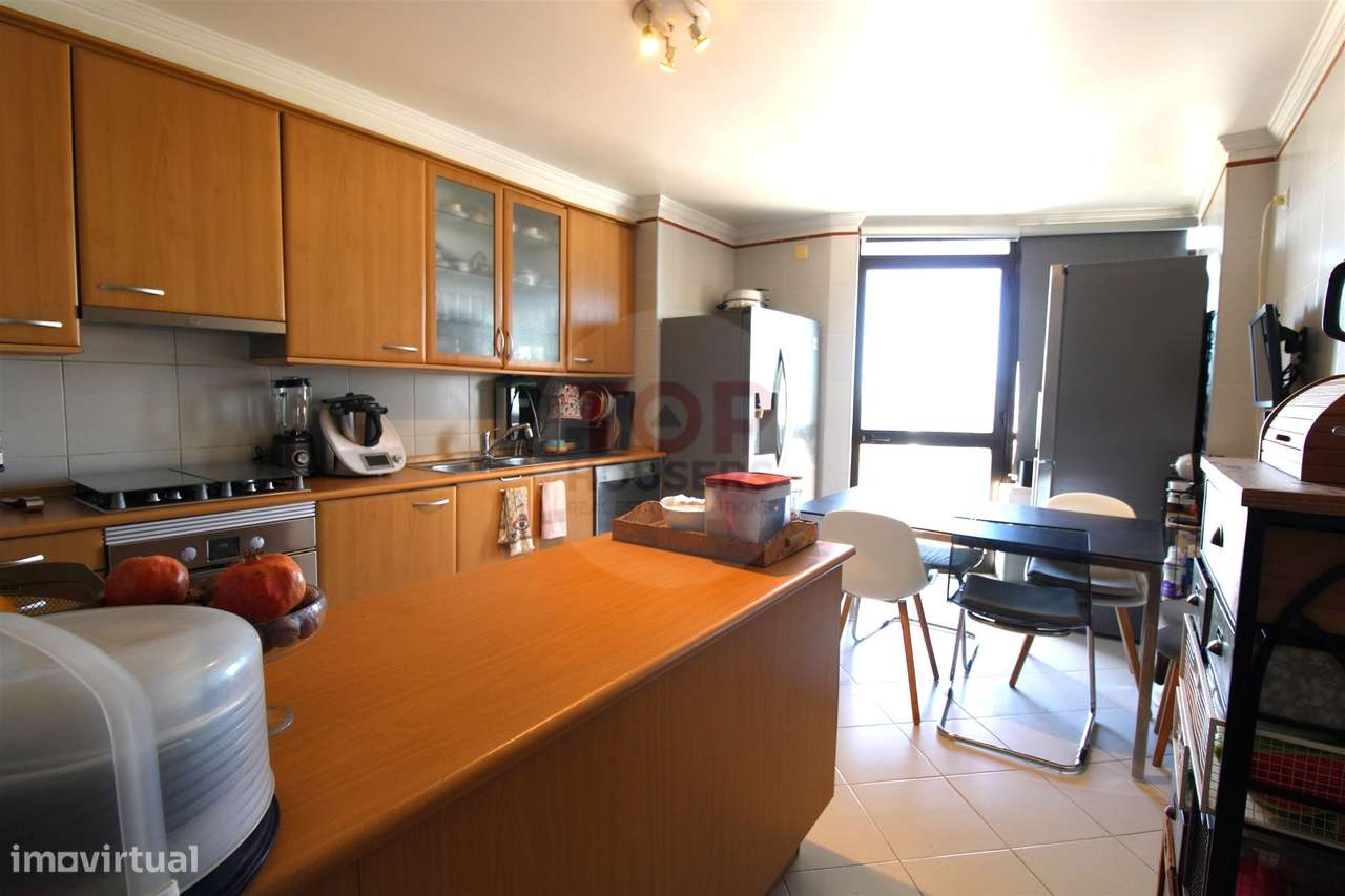 Penthouse T4+1 com Terraço Panorâmico e dois estacionamentos-59