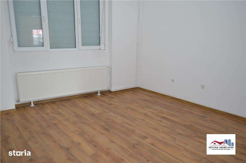 Spatiu Comercial de Inchiriat in Zona Centrala - Imagine principală: 5/9