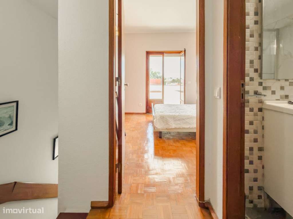 Moradia na Amoreira com Elevado Potencial de Rentabilidade-13